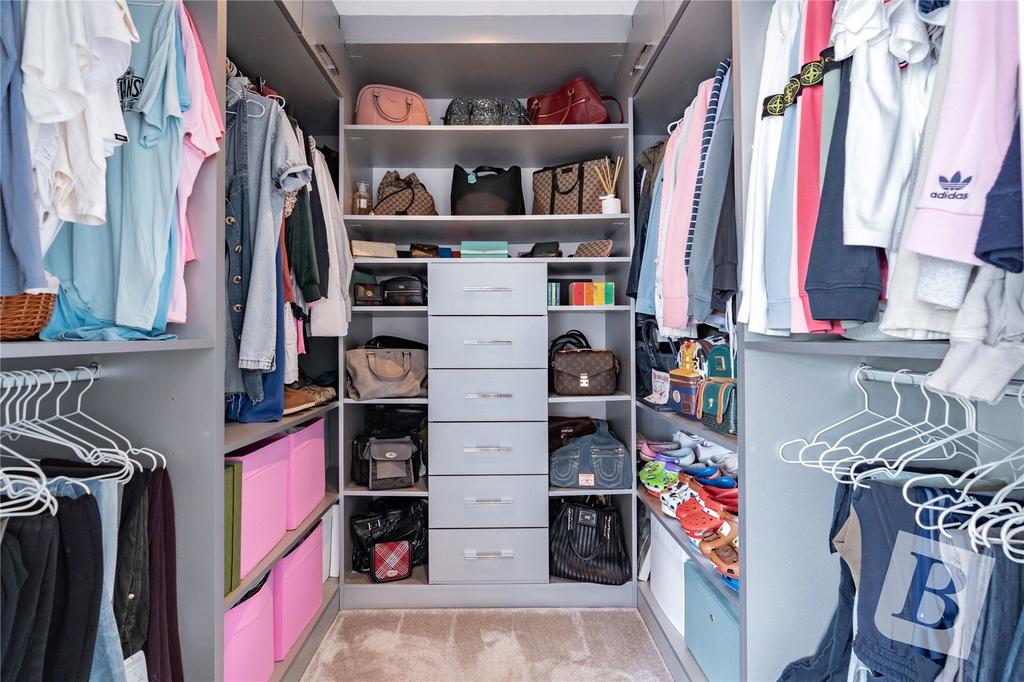 Walk-In Wardrobe