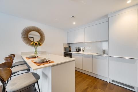 undefined, East Smithfield, Tower Hill E1W