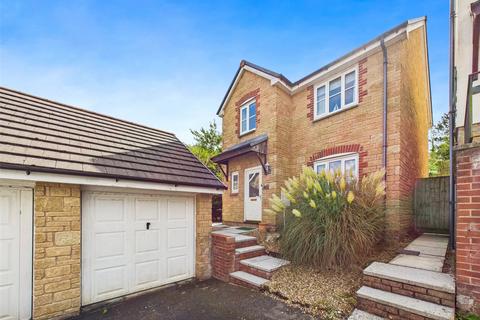 Talmena Avenue, Wadebridge, Cornwall