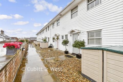 3 bedroom maisonette for sale, High Street, Cranleigh, Surrey
