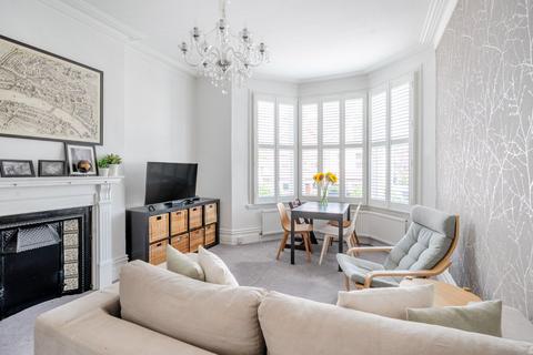 3 bedroom flat for sale, Ferme Park Road, London, N8