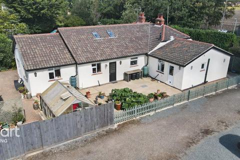 4 bedroom detached bungalow for sale, Whaplode PE12