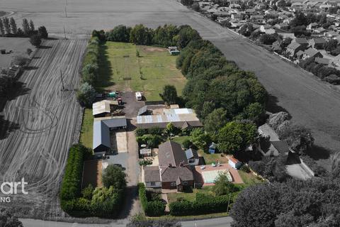 4 bedroom detached bungalow for sale, Whaplode PE12
