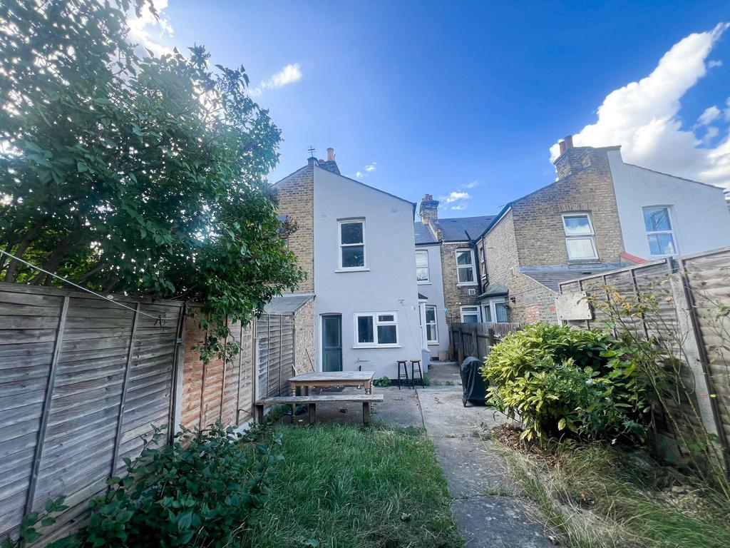 Madeira Rd E11