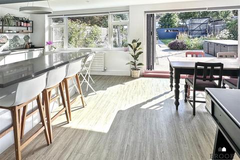 undefined, North Avenue, Eastbourne BN20