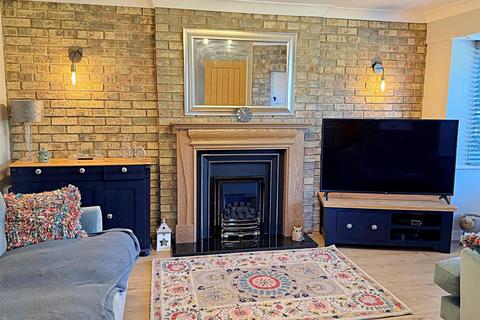 3 bedroom semi-detached bungalow for sale, Waddingham Place, New Waltham, Grimsby, N.E. Lincs, DN36 4QY