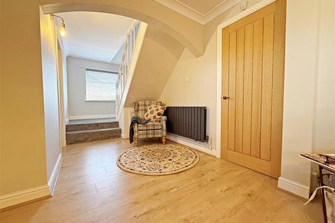 undefined, Waddingham Place, New Waltham, Grimsby, N.E. Lincs, DN36 4QY