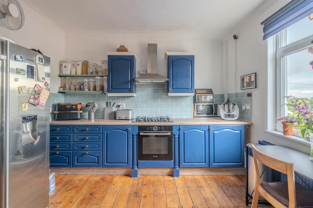 2 Woodview Terrace-8.jpg