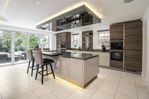 5 bedroom detached house to rent, Newberries Avenue, Radlett