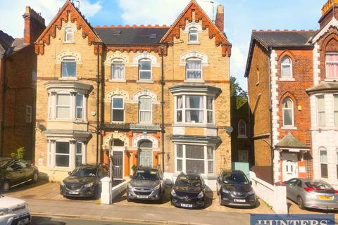 7 bedroom semi-detached house for sale, Wellington Road, Bridlington