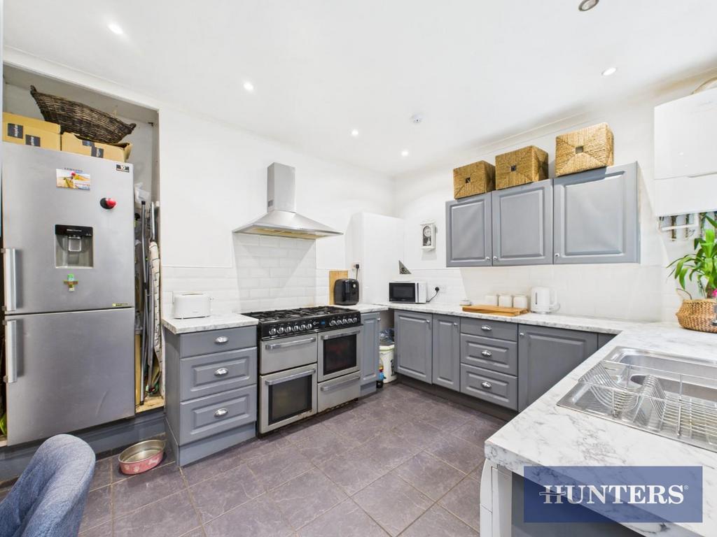 CAM05333 G0-PR0236-STILL021.jpg