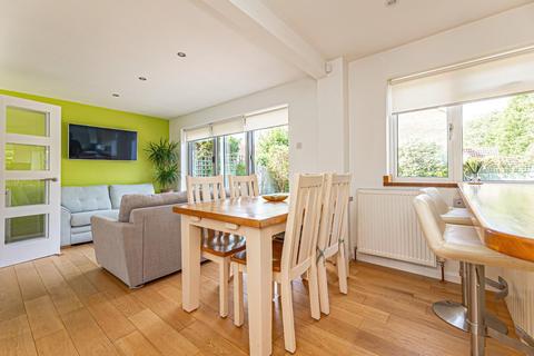 undefined, Wallace Drive, Eaton Bray