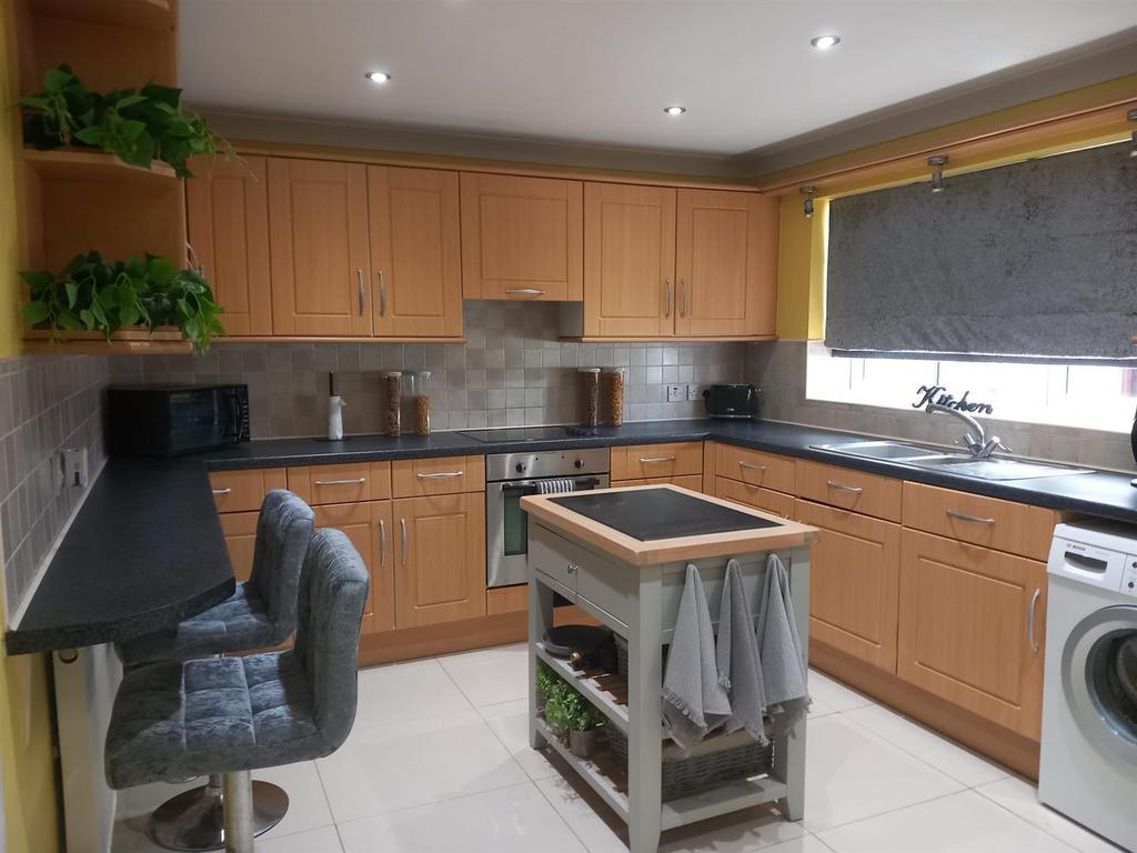 Kitchen 3.jpg