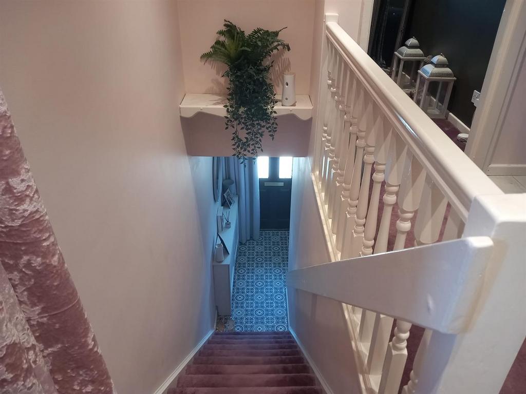 Hallway.jpg