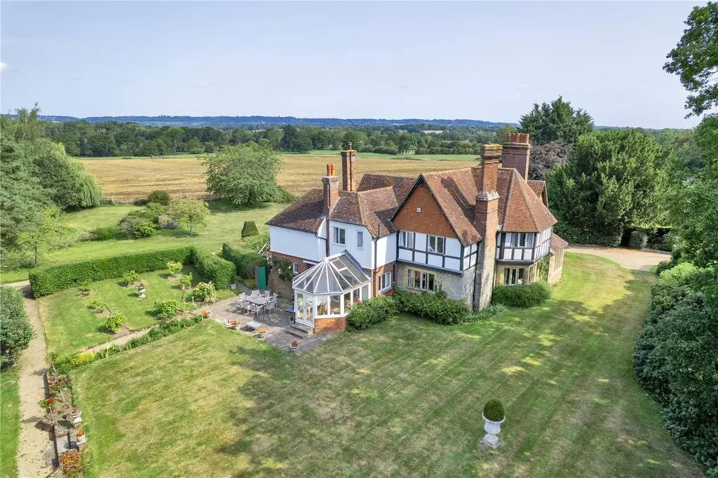 Hildenborough Road, Leigh, Tonbridge 6 bed detached house for