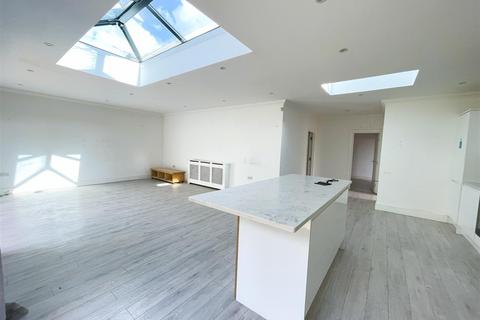 5 bedroom detached house for sale, Ardleigh Green Road, Hornchurch RM11 2ST