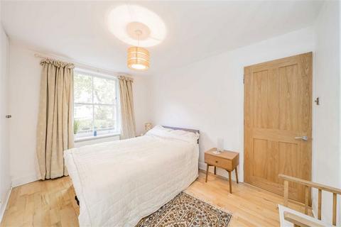 undefined, Cambridge Road, Teddington TW11
