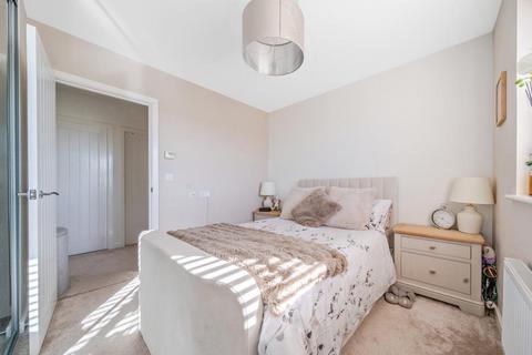 101 Centenary Way, Witney, OX29 7AZ