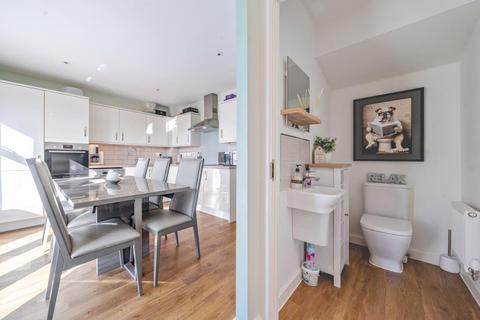 101 Centenary Way, Witney, OX29 7AZ