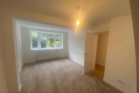 18 Farlands Road, Stourbridge, DY8 2DD