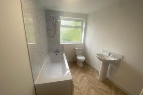18 Farlands Road, Stourbridge, DY8 2DD