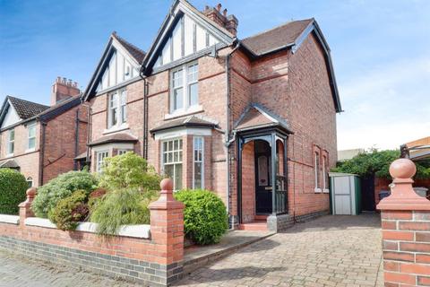 3 bedroom semi-detached house for sale, Woodland Avenue, Crewe