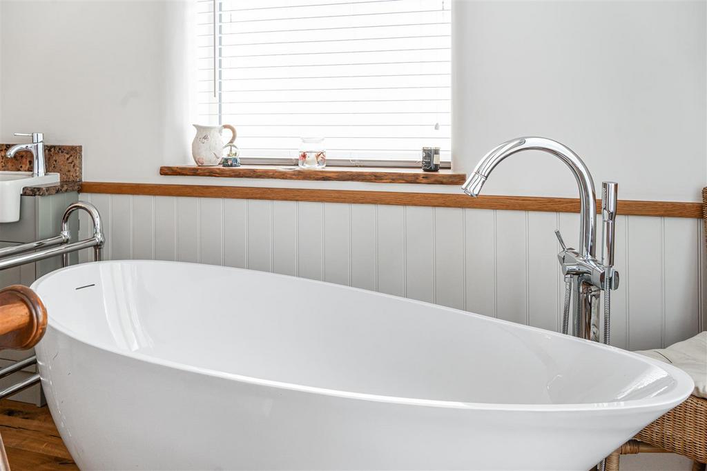 MANOR GREEN ROAD, 8a (EXTRAS)-146.jpg