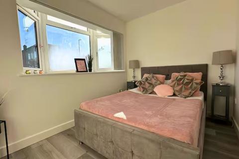 2 bedroom flat to rent, Albany Road, Earlsdon, CV5