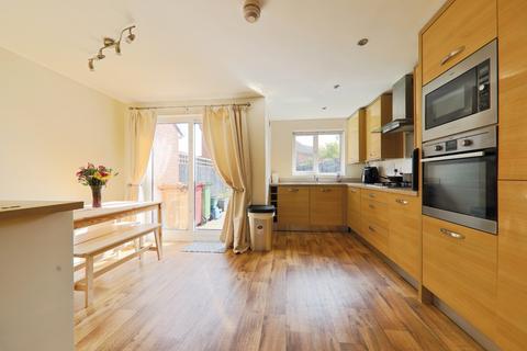 3 bedroom semi-detached house for sale, Clipson Crest, Barton-upon-humber, Lincolnshire, DN18 5GW