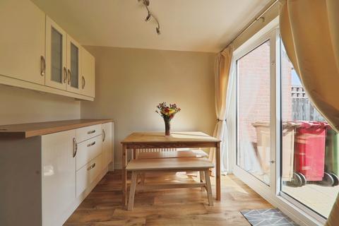 3 bedroom semi-detached house for sale, Clipson Crest, Barton-upon-humber, Lincolnshire, DN18 5GW