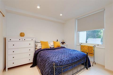 2 bedroom flat to rent, Ladbroke Square, London W11