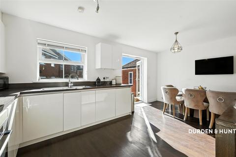 undefined, Dove Court, Colchester CO3