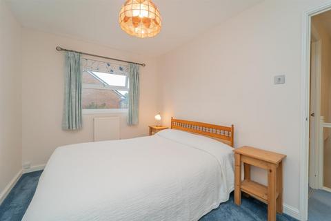 60 Caistor Close, Manchester, M16 8NW