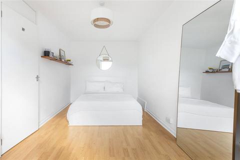 2 bedroom apartment for sale, Elver Gardens, London, E2