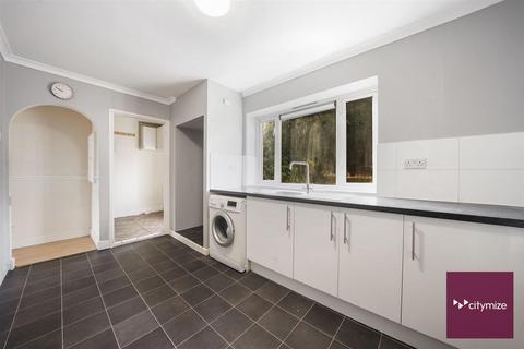 3 bedroom semi-detached house for sale, Brocket Way, Chigwell