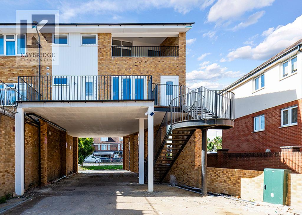 Kingston Road, Epsom - KT19 0 DT