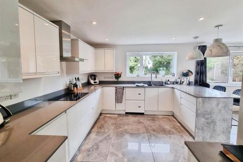 4 bedroom detached house for sale, Lombardy Close, Hemel Hempstead HP2
