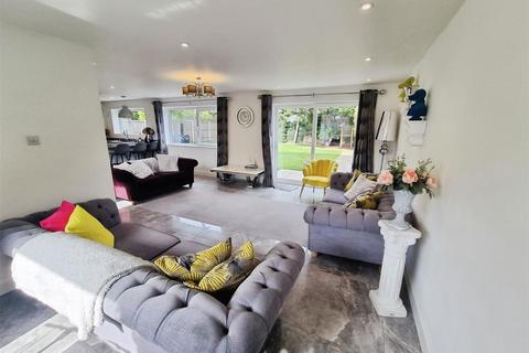 4 bedroom detached house for sale, Lombardy Close, Hemel Hempstead HP2