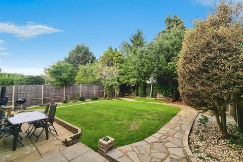 4 bedroom detached house for sale, Lombardy Close, Hemel Hempstead HP2