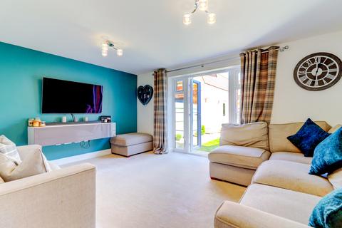 3 bedroom semi-detached house for sale, Robertson Place, Buckinghamshire HP11