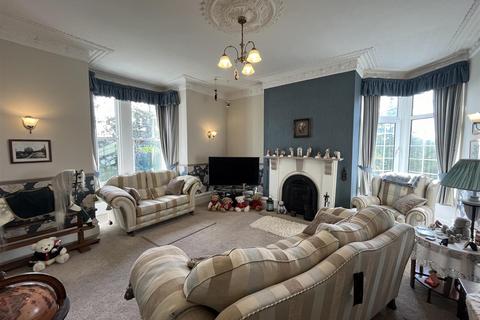 4 bedroom detached house for sale, Green Lane, Bradford BD12