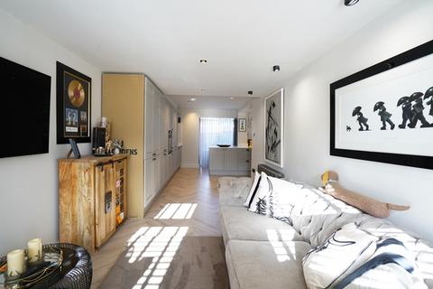 4 bedroom detached house for sale, Landedmans, Westhoughton, BL5 2QJ