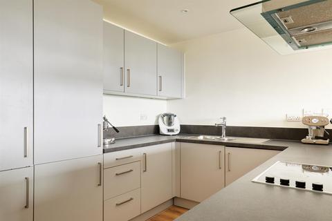 undefined, Kew Bridge Road, Brentford, TW8