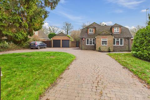 4 bedroom detached house for sale, Radford Road, Crawley RH10