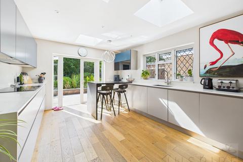 4 bedroom detached house for sale, Radford Road, Crawley RH10