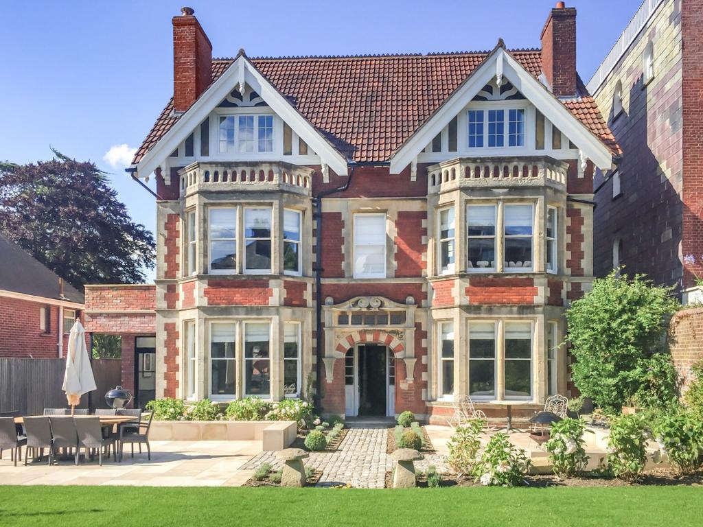 7 Elm Grove Road