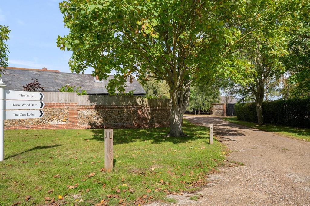 Private Complex Entrance