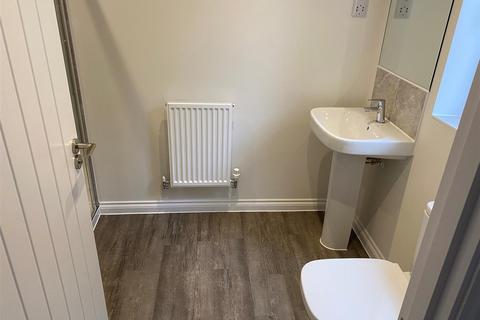 28 Brookfields, Lydney, GL15 4BX