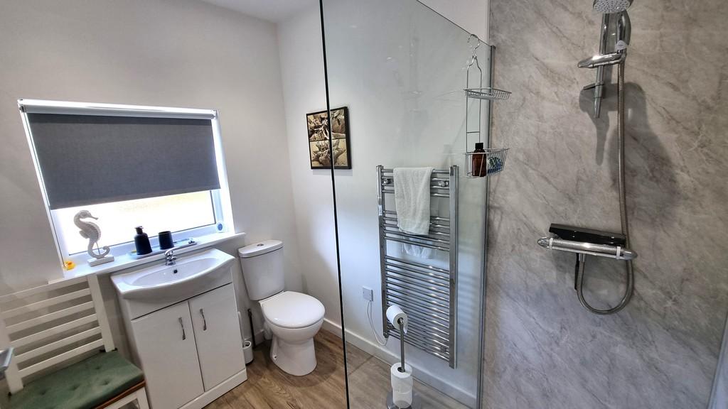 Annex shower