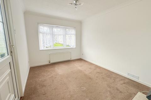 undefined, Pond Close, Tower Park, Hullbridge